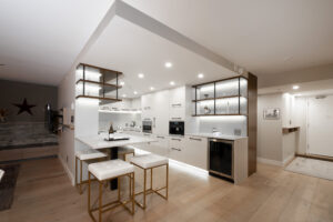 Sleek kitchen - PH7-1688 Robson Street
